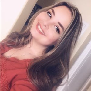 Meet your Posher, Carly